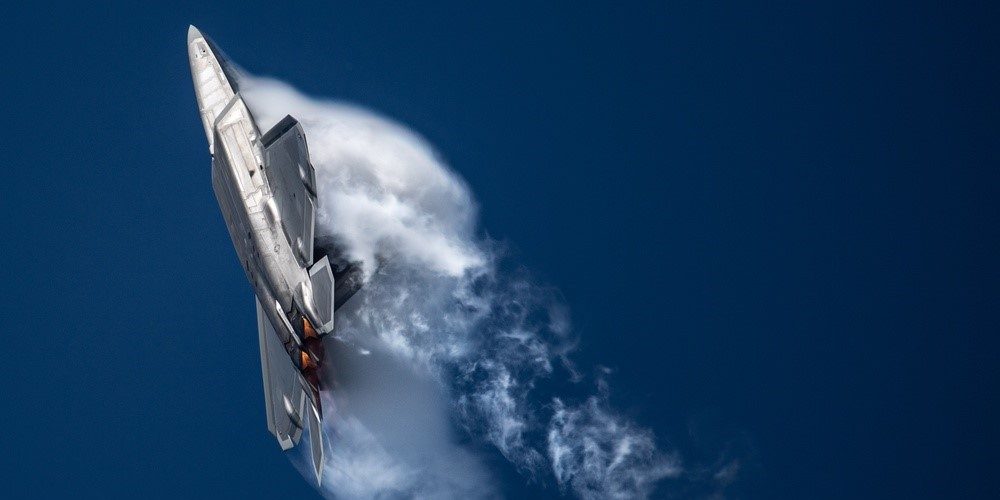 F-22 Raptor vs. F-35 Lightning II: Which Fighter Jet is Superior ...